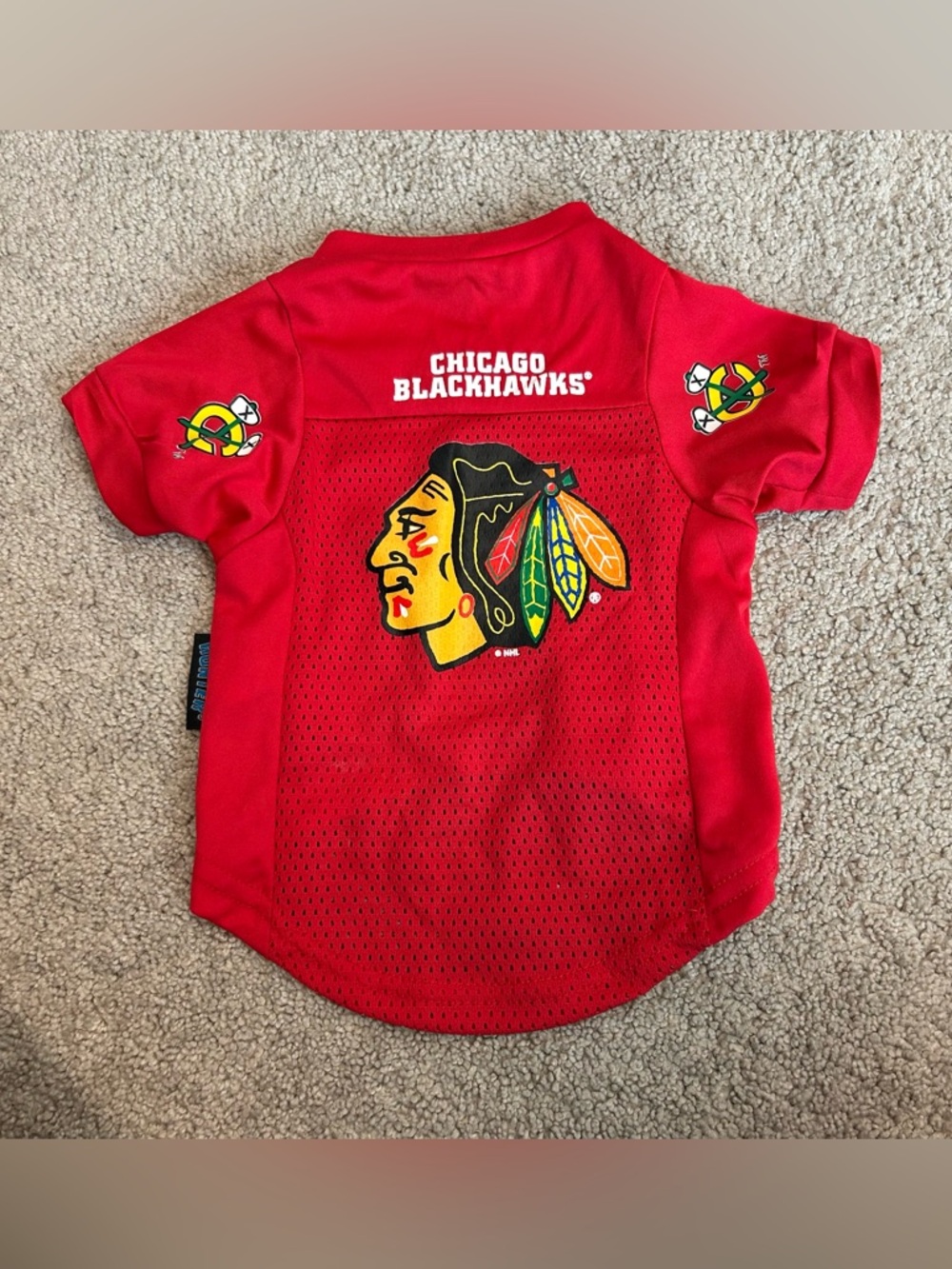 Dog Chicago Blackhawks red NHL jersey top small breed M NWOT